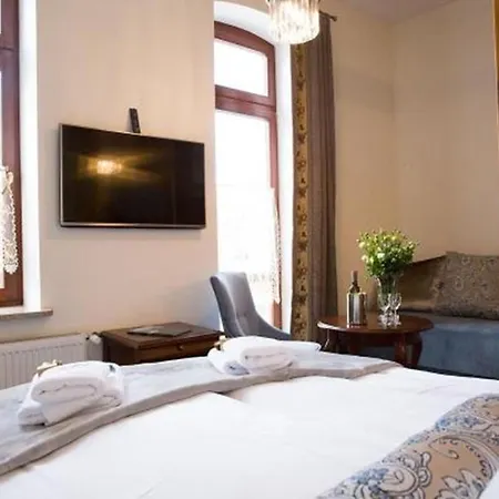 Mistral 3* أوستكا