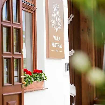 Mistral فندق مبيت وإفطار أوستكا