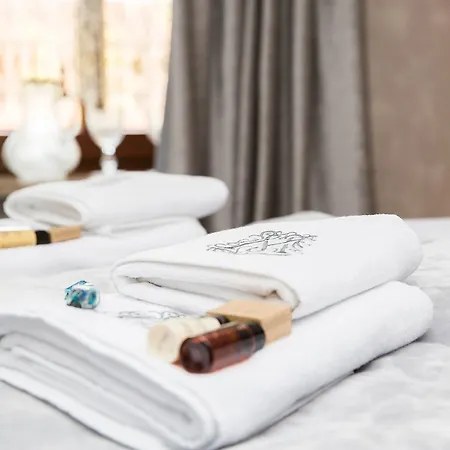 Mistral Nocleg ze śniadaniem 3*