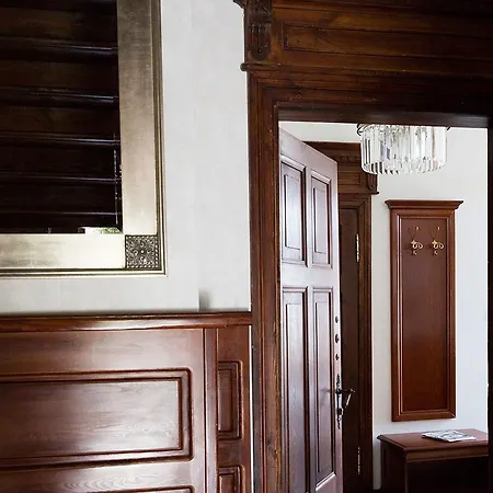 Mistral Nocleg ze śniadaniem 3*