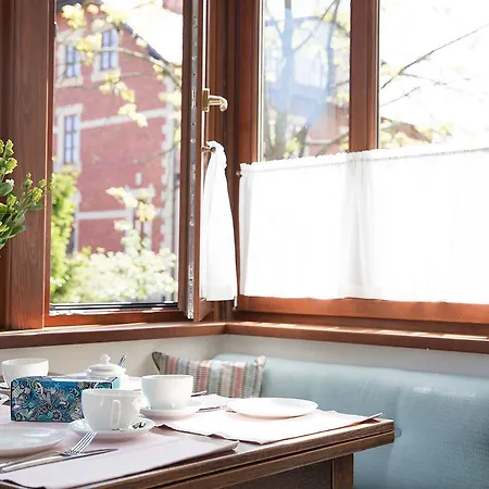 Mistral 3* أوستكا