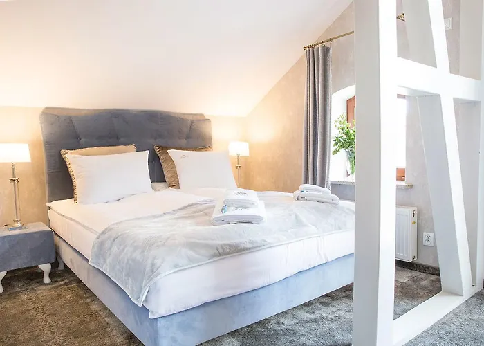 לינה וארוחת בוקר Mistral אוסטקה