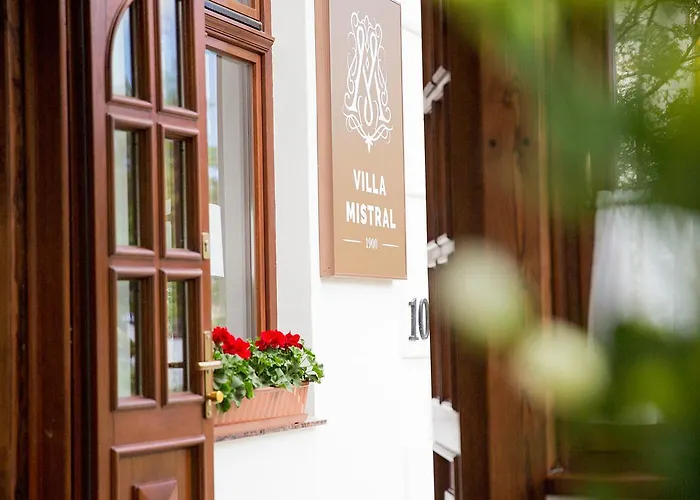 Mistral לינה וארוחת בוקר אוסטקה